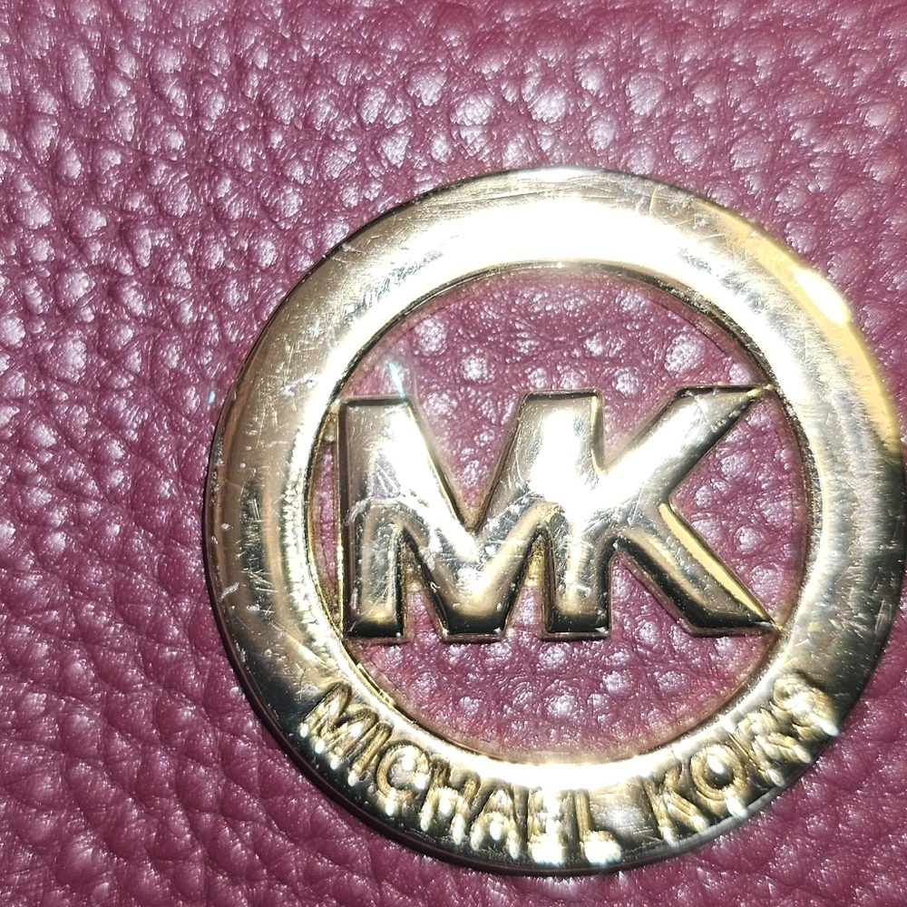 MK Michael Kors Zip up Card and Phone Wallet - Picture 3 of 7